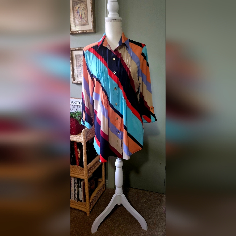 Nygard sz Medium top NWT 3/4 sleeve 94% polyester 6% spandex